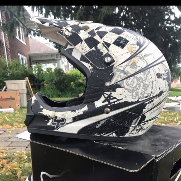 ❌SOLD❌EUC FOX dirt bike helmet - Picture 2 of 4